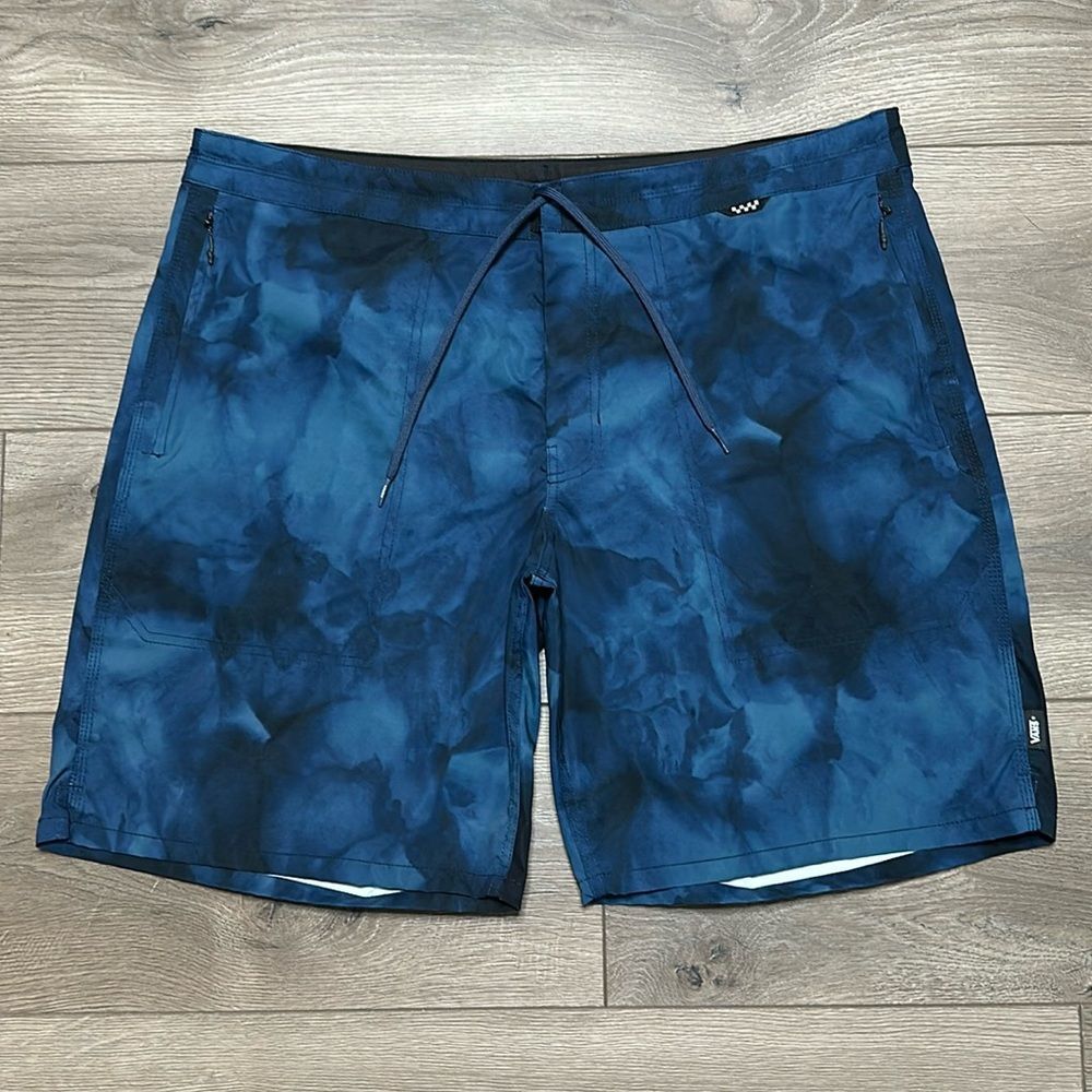 Vans Voyage Tie Dye Swim Board Shorts‎ Blue Size 38